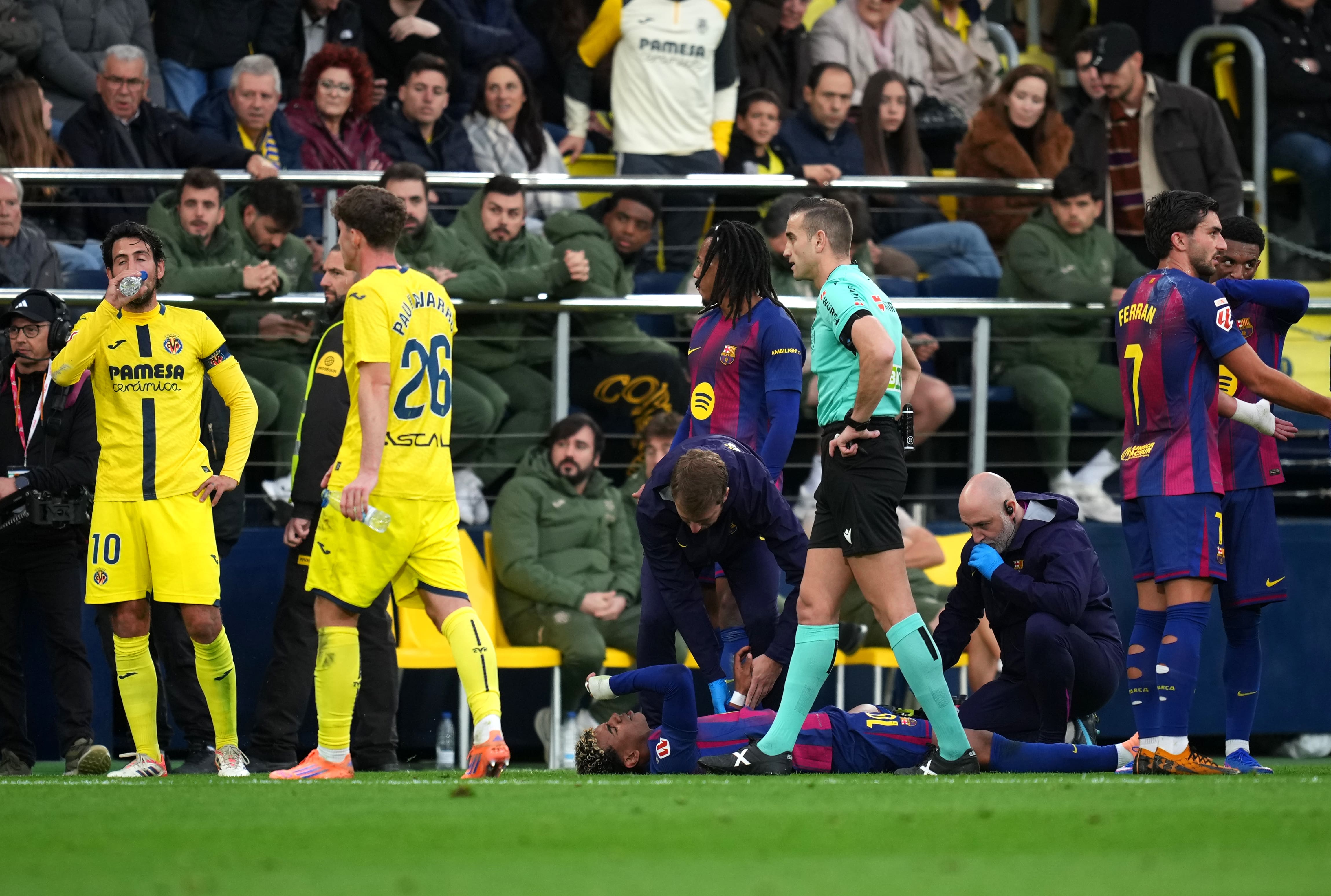 Villarreal manager fumes at referee decisions in Barcelona defeat