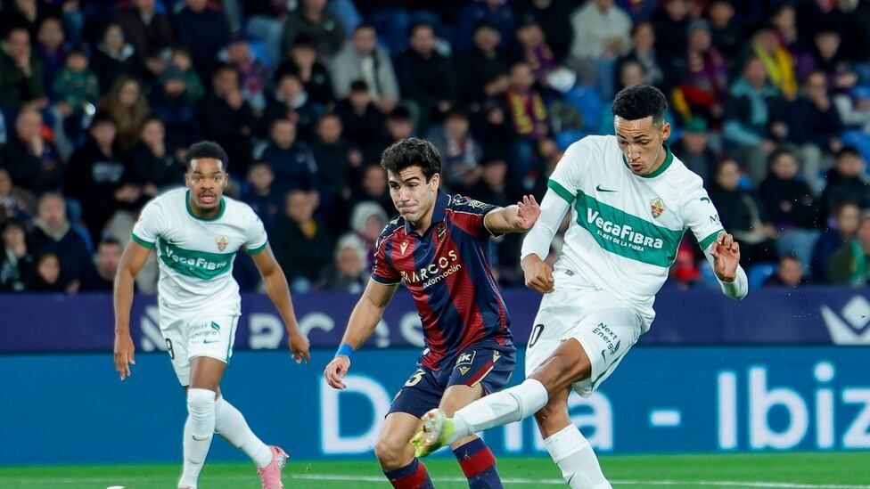 Alvaro Rodriguez strikes the opener.