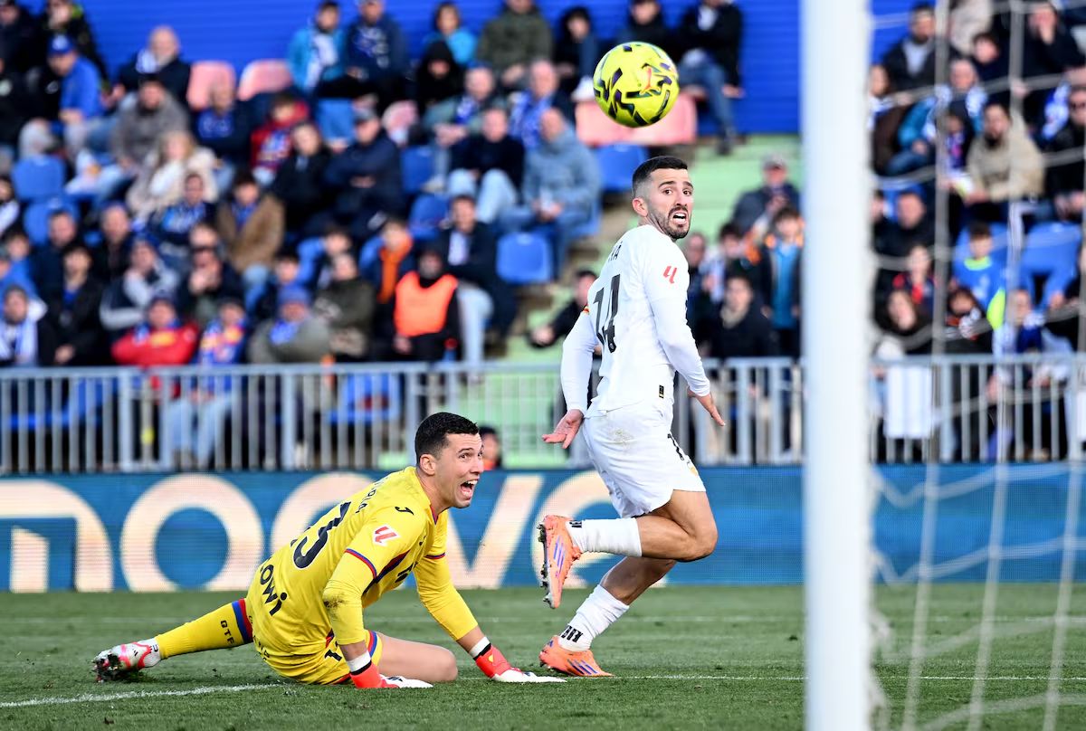 The good, the bad and the beautiful: Charisma, class, style – and the b*******