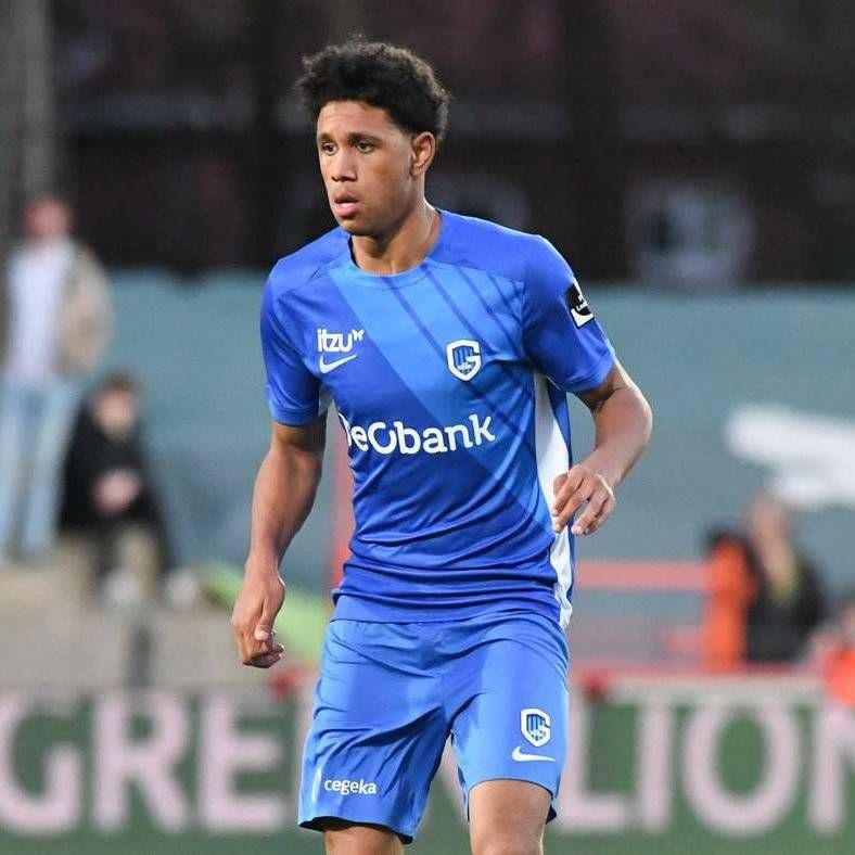 Onstein in action for Jong Genk.