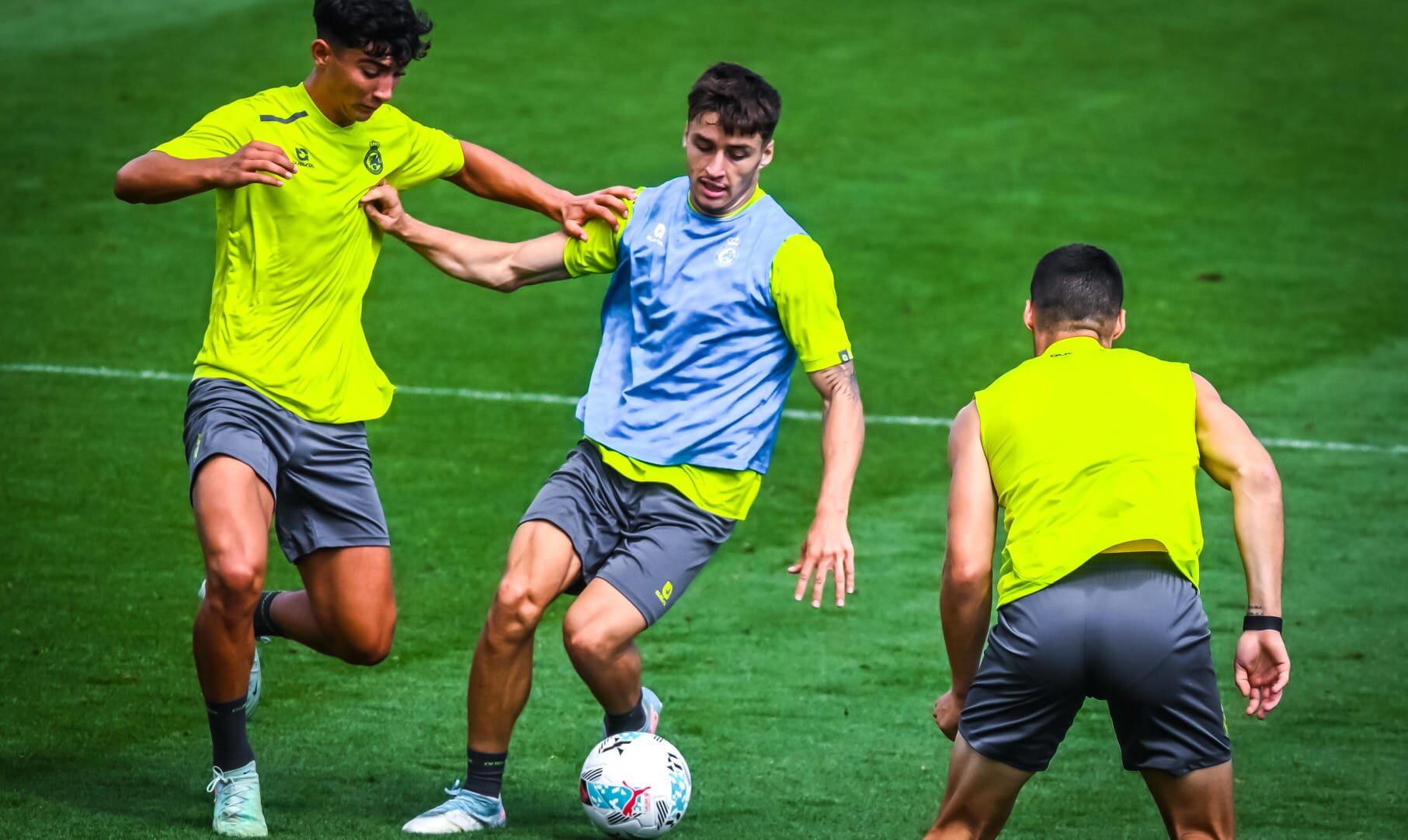 Sergio Martinez in training with Racing.