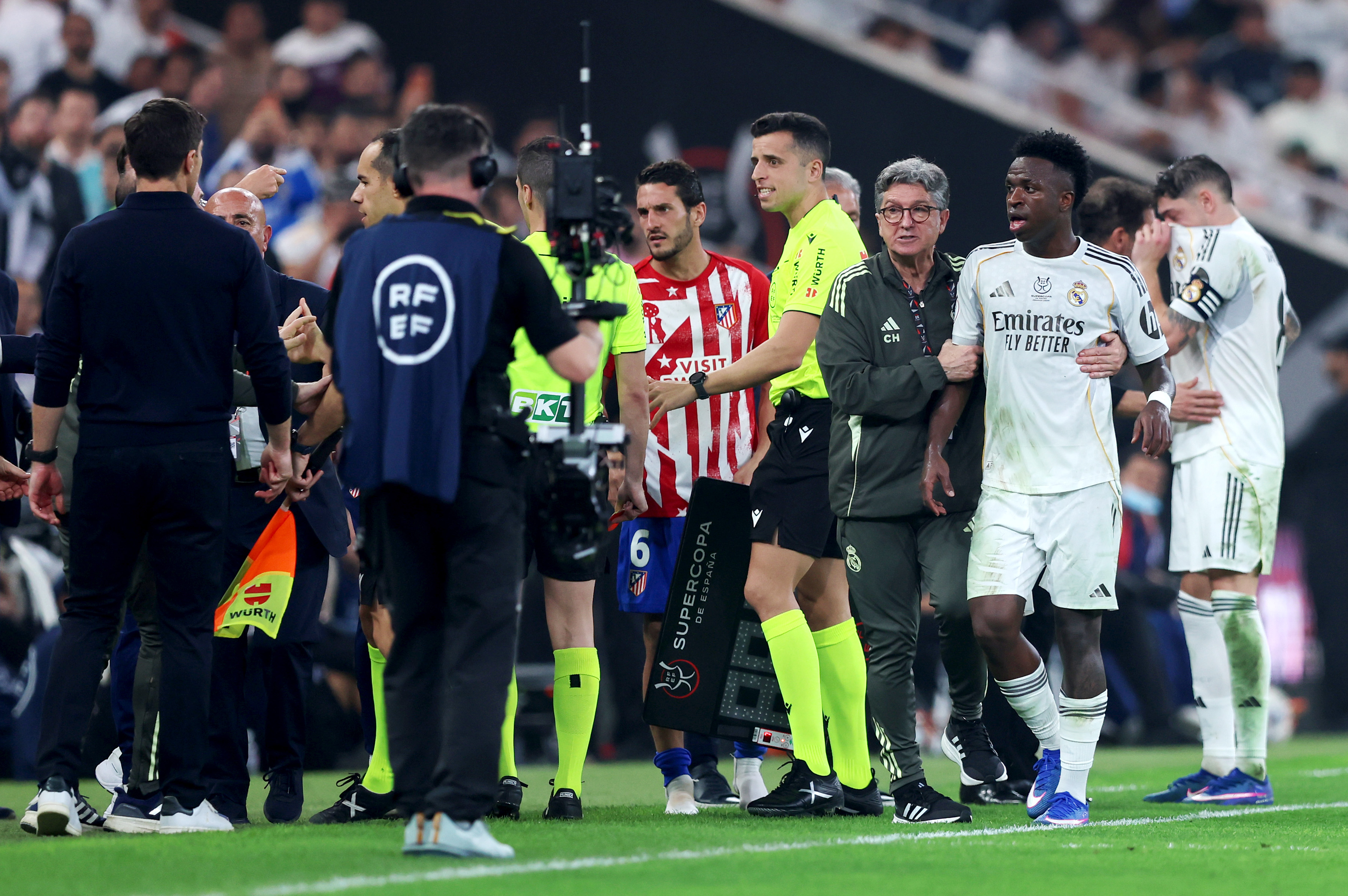 Diego Simeone taunts Vinicius Junior – “Florentino Perez is going to kick you out of Real Madrid”