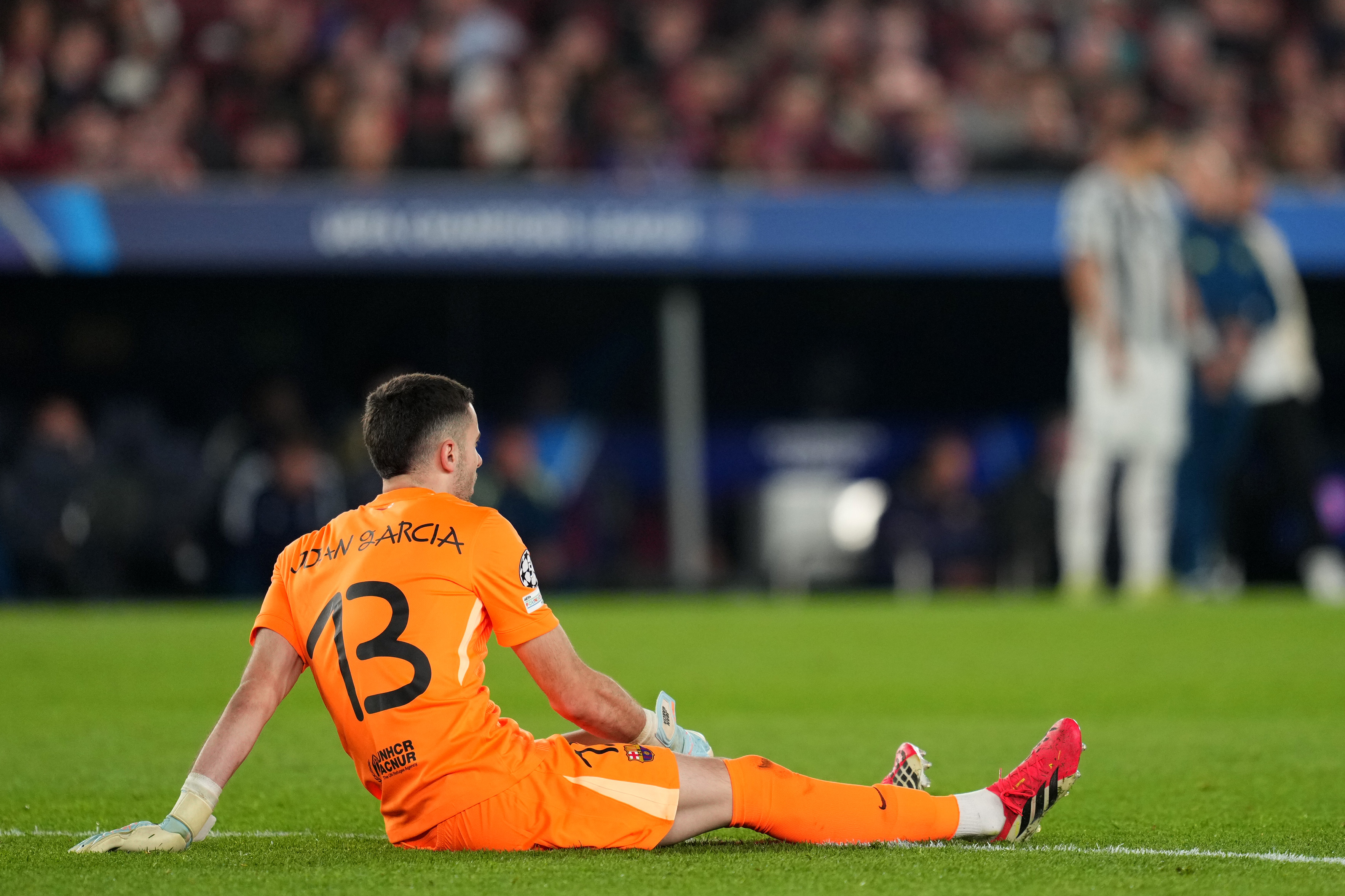 Barcelona fear Joan Garcia could miss Champions League quarter-final