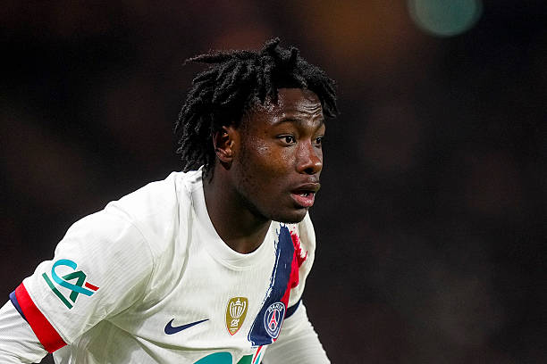 Paris Saint-Germain fearing revenge as Barcelona eye defender