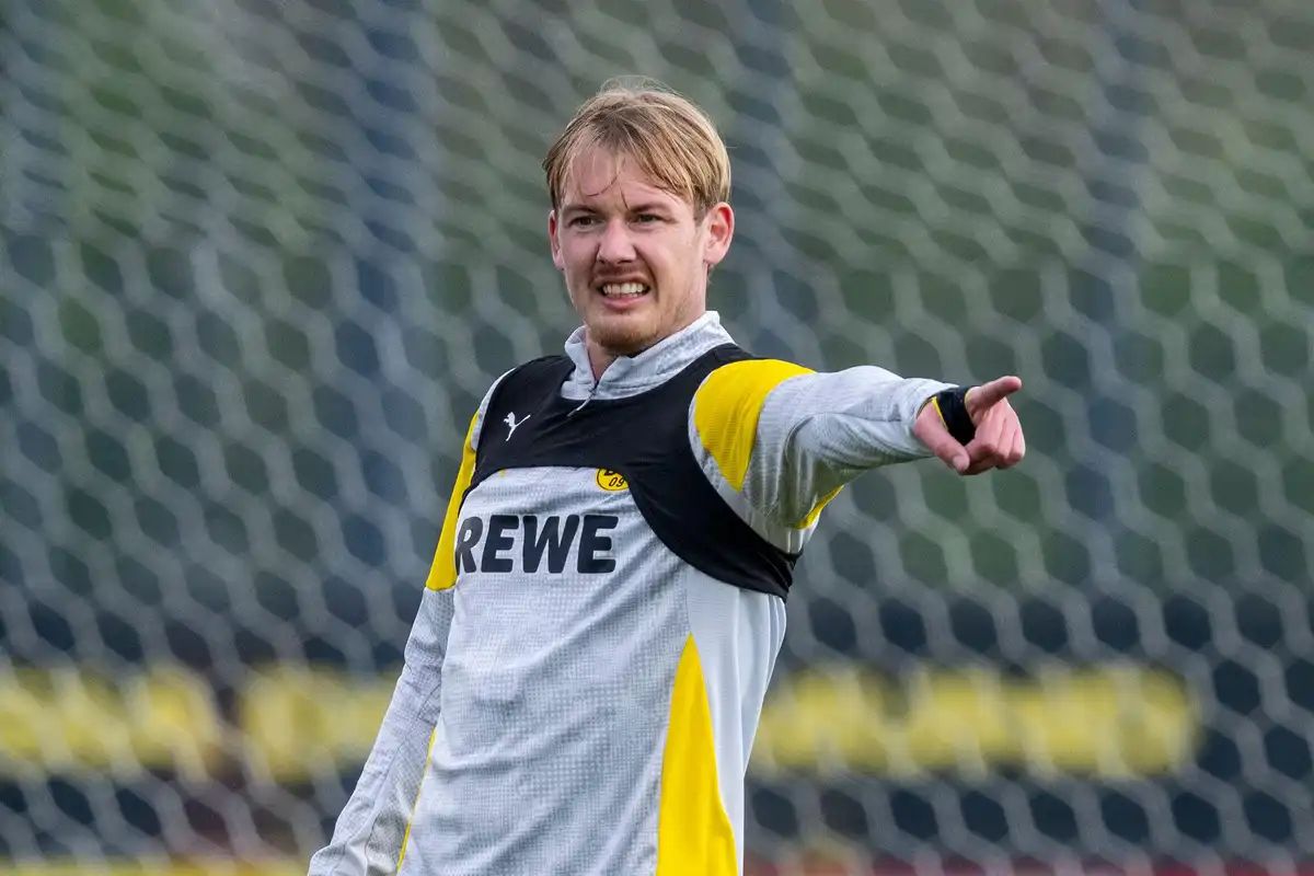 Atletico Madrid and Arsenal pursuing Borussia Dortmund forward in bargain deal