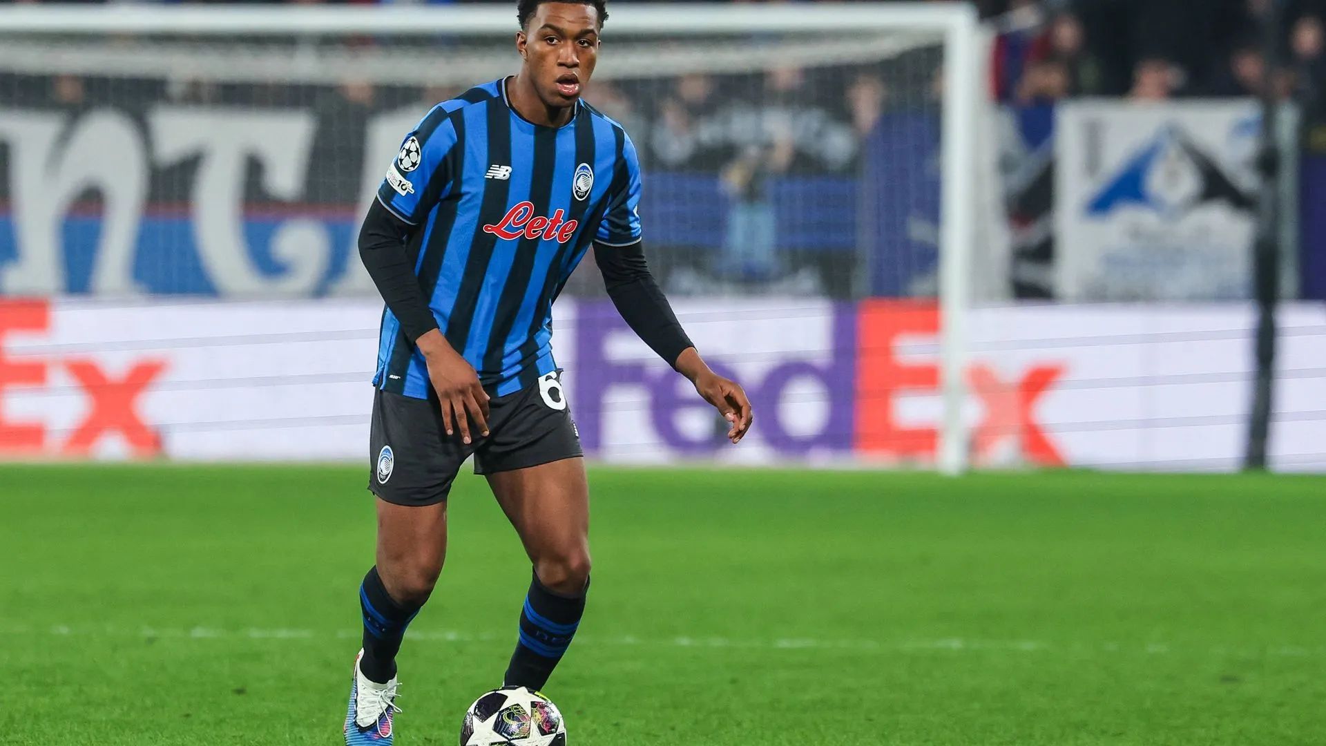 Real Madrid following 18-year-old Serie A defender – reports in Italy