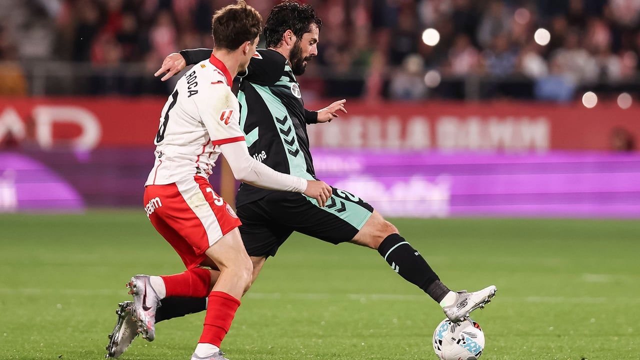 La Liga Round-Up: Isco makes long-awaited return for Betis as Unai Simon digs out Athletic Club