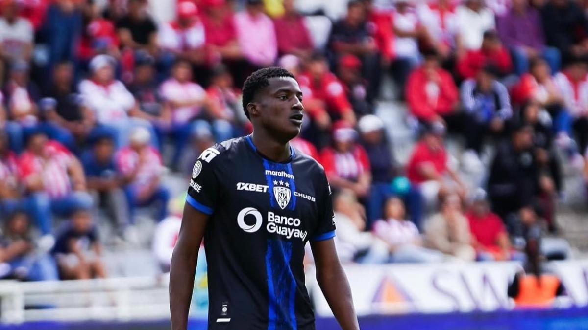 Manchester United also tracking 18-year-old forward scouted by Barcelona