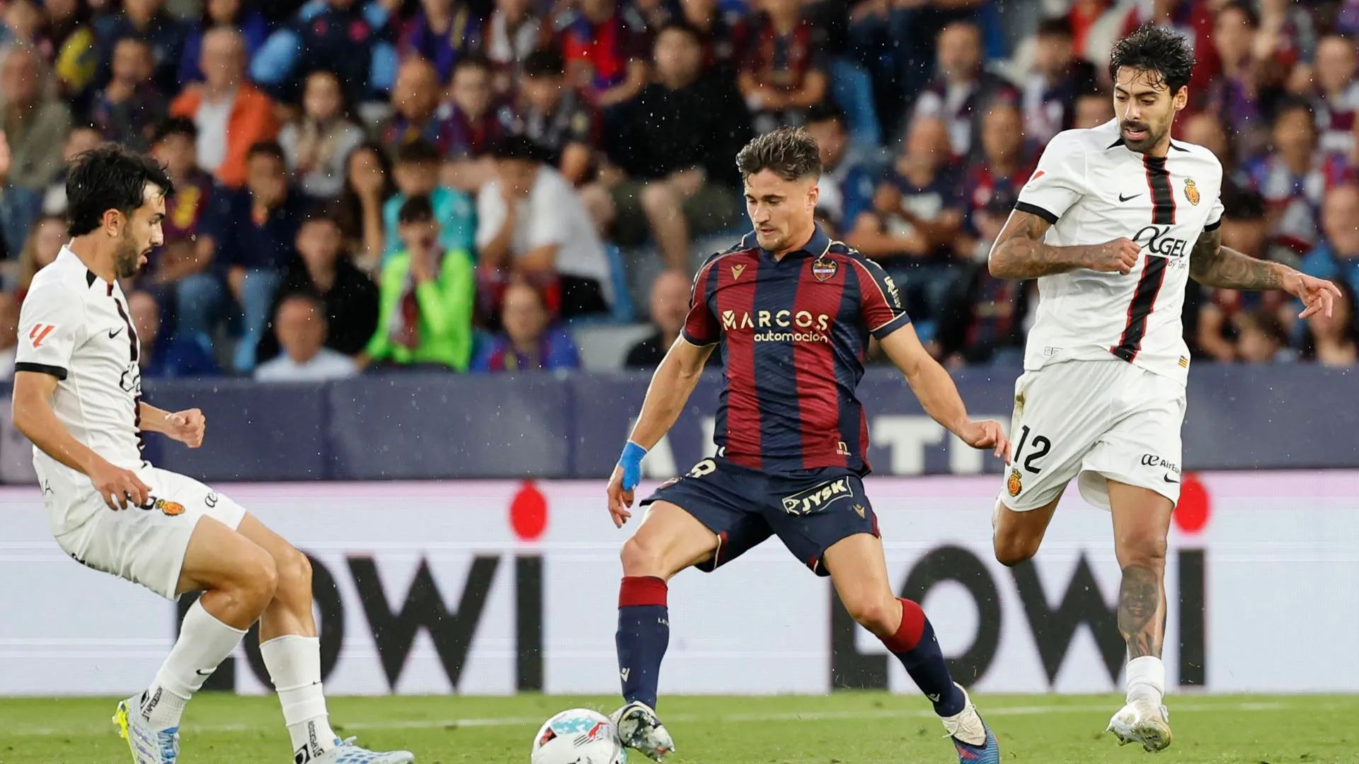 La Liga Round-Up: RCD Mallorca in dire straits as Sevilla, Espanyol and Alaves secure safety
